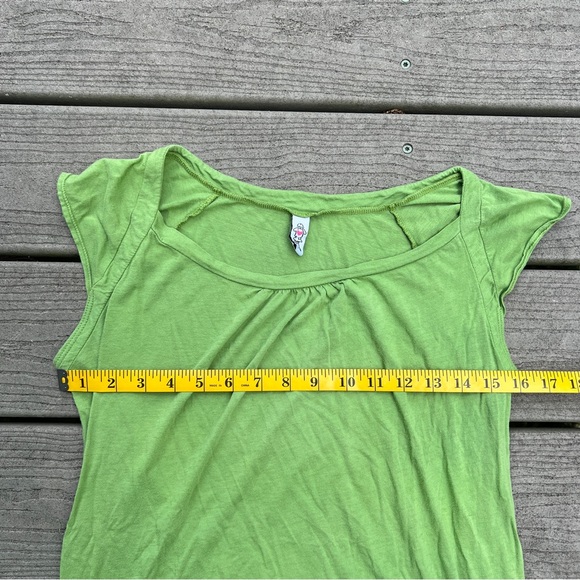 Charlotte: Green Cotton Short-Sleeve Women's Top. Size Large. - Picture 6 of 11